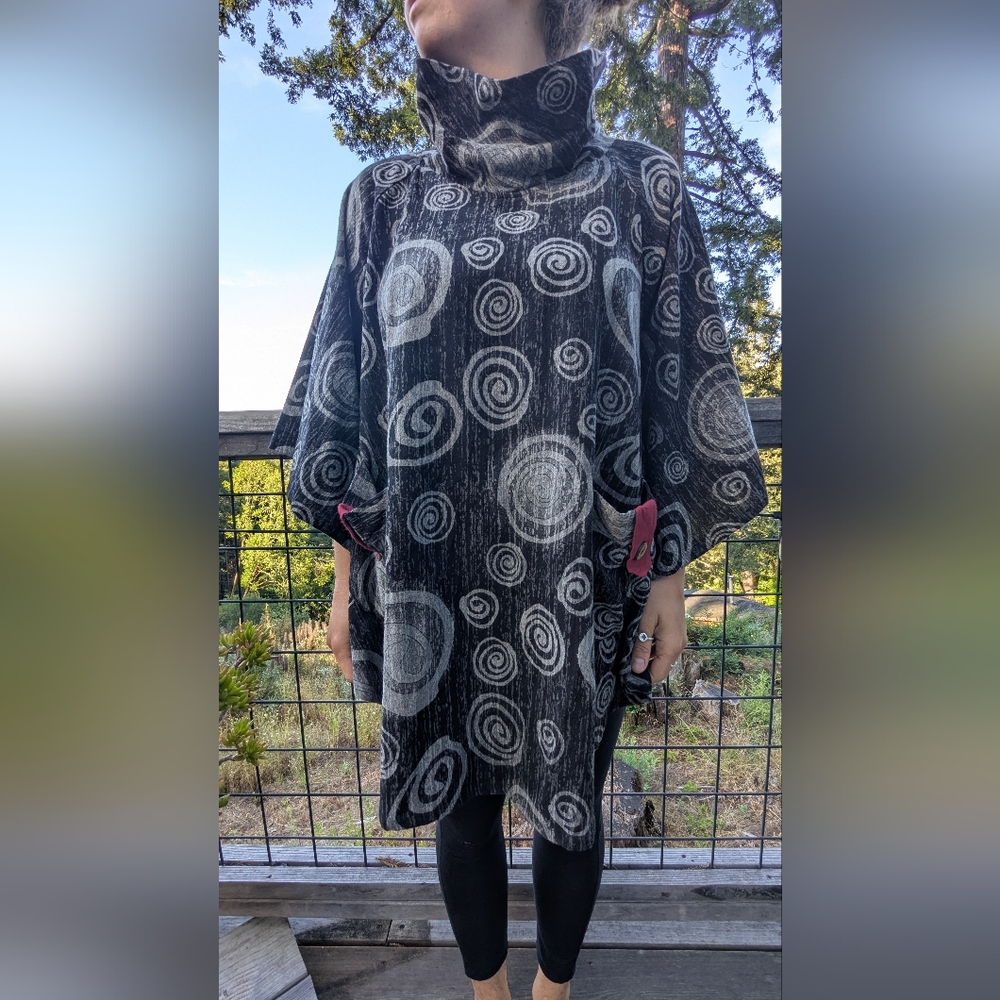 Black and Gray Swirl Pattern Poncho